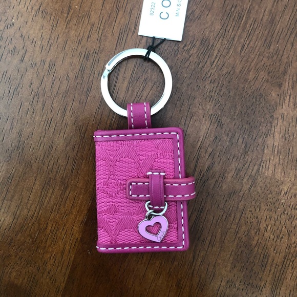 COPY - Vintage COACH Mini Sig. Pic. Frame Keyfob - Picture 2 of 4